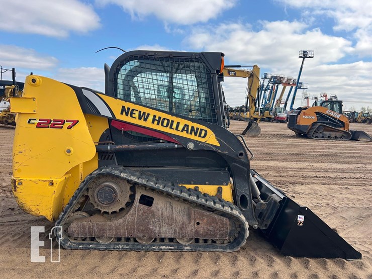 new-holland-c227-image-5