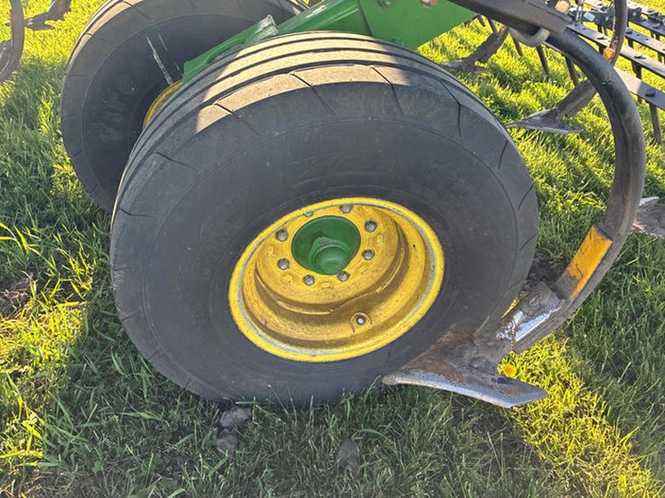 john-deere-2210-image-46
