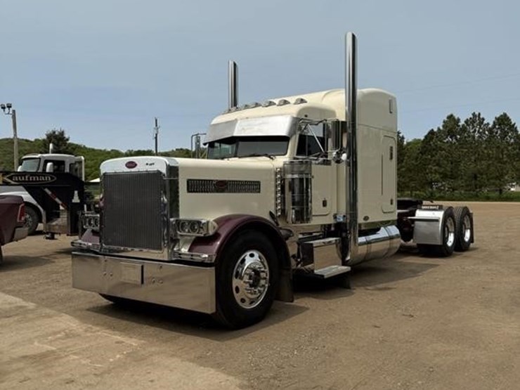 2002-peterbilt-379-image-94