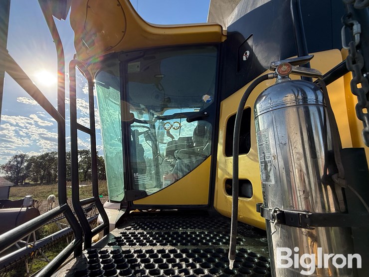 new-holland-cr960-image-14