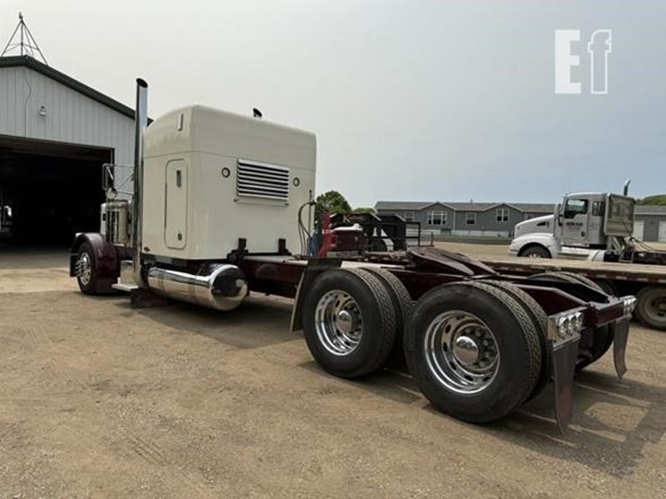 2002-peterbilt-379-image-3