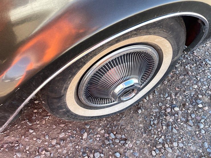 #1202-•-1969-lincoln-mark-3-continental-**must-be-trailered**(has-mn-title)-image-11