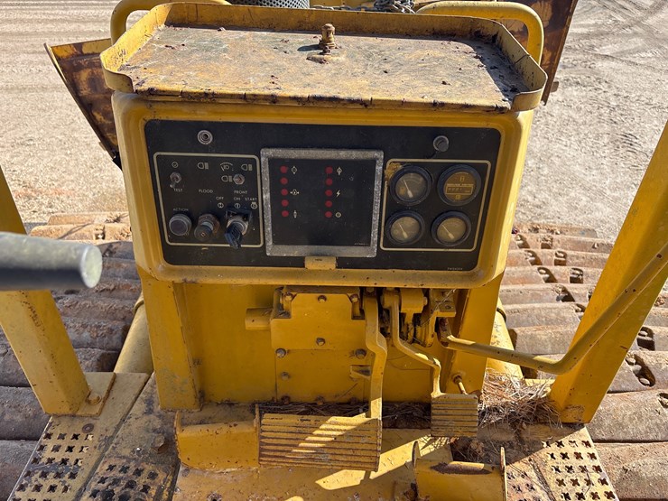 caterpillar-d4h-lgp-image-11