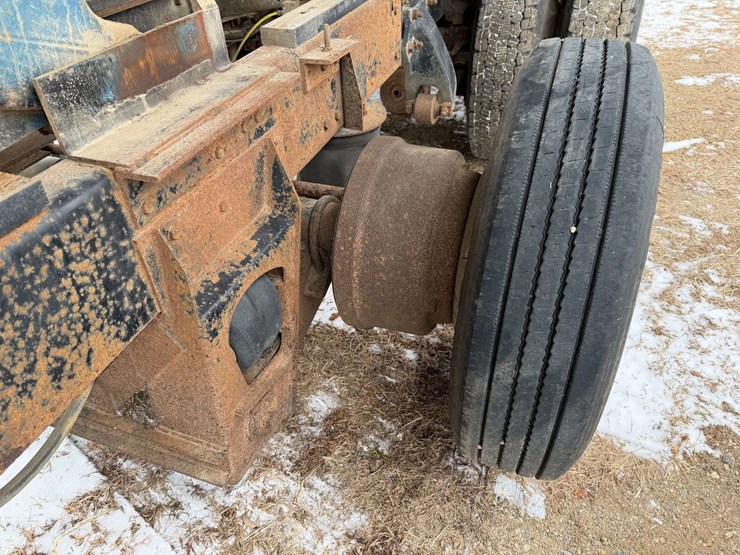 2006-freightliner-columbia-grain-truck,-549,000-miles,-8-year-old-box,-eaton-speed-shift-10-speed-tr-image-78