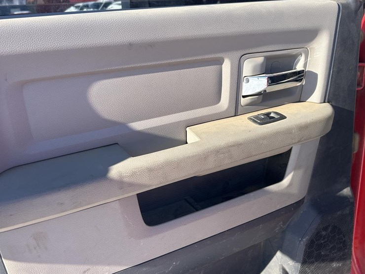 2012-ram-2500-big-horn-image-23