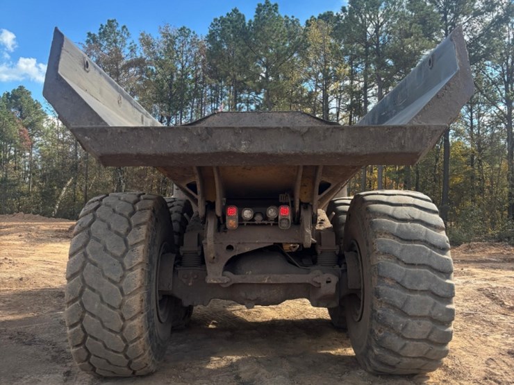 caterpillar-745-image-4