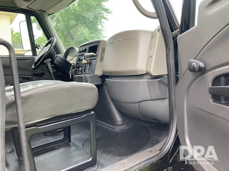 2010-international-durastar-4400-image-14