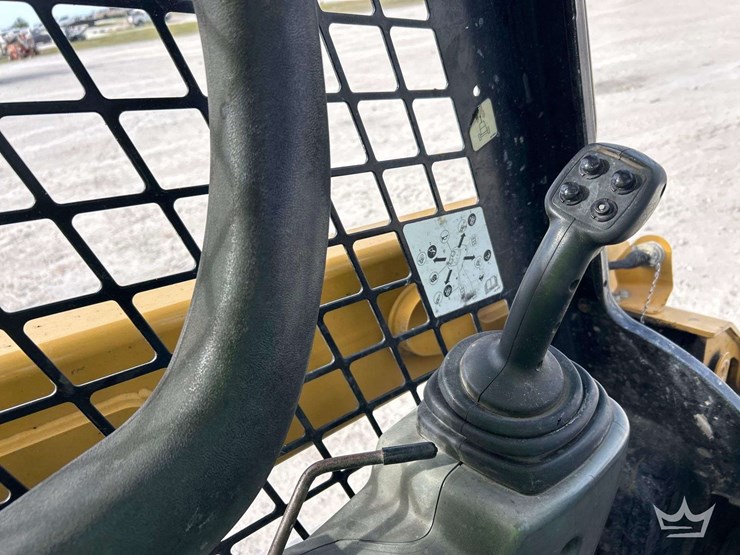 2019-caterpillar-259d-image-12