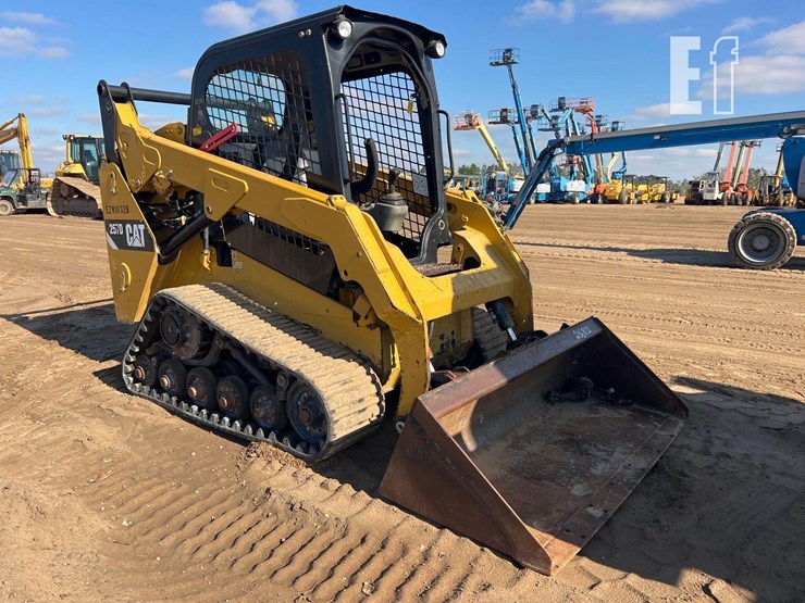 2015-caterpillar-257d-image-6