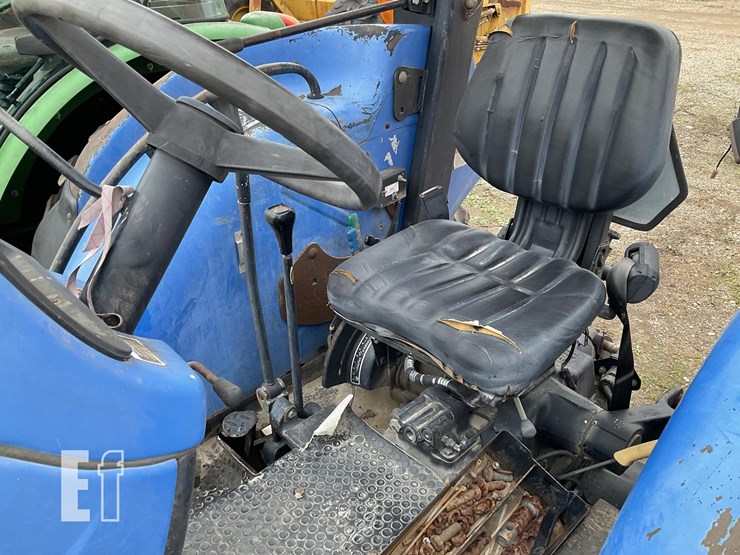 new-holland-tb100-image-4