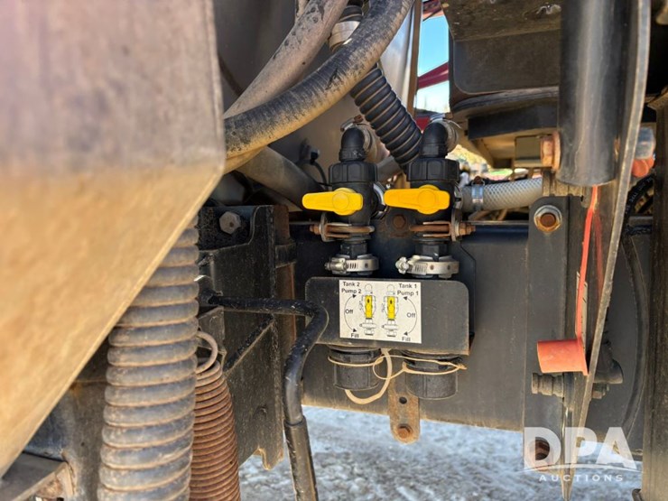 case-ih-patriot-4440-image-44