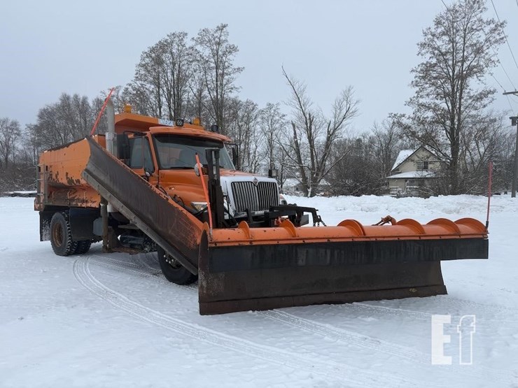 international-workstar-7500-image-3