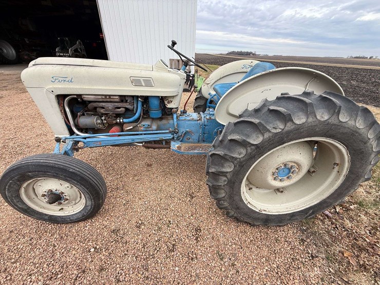 1954-ford-tractor-image-9