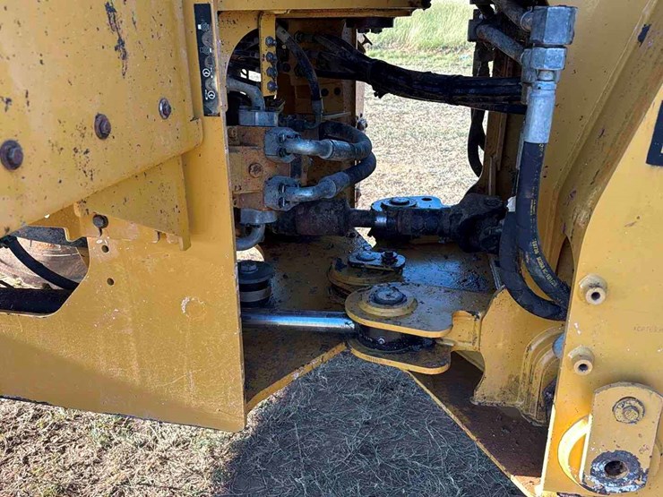 caterpillar-930m-image-12