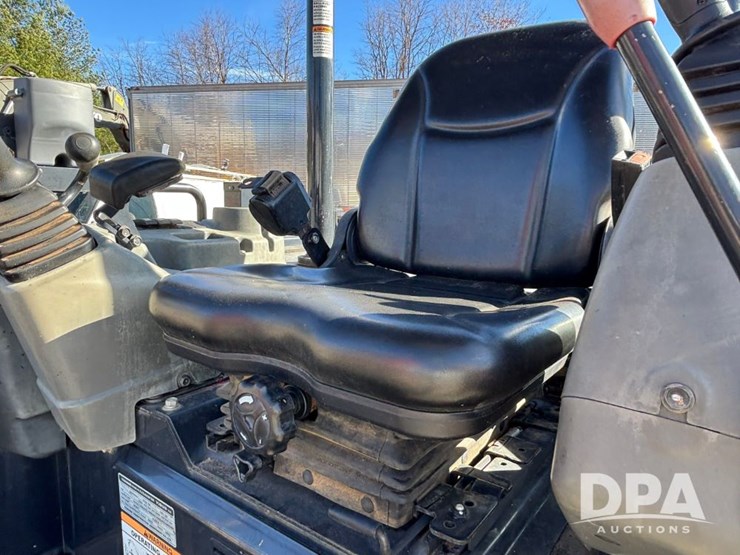 2020-yanmar-vio55-image-54