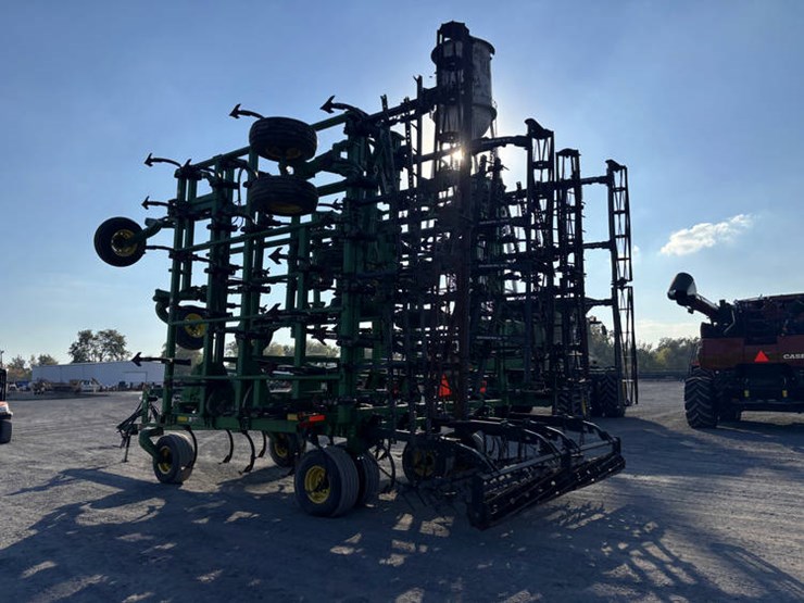 john-deere-2210-image-11