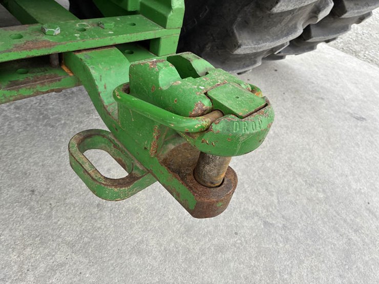 john-deere-8335r-image-33