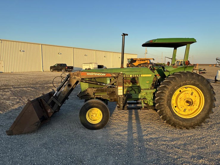john-deere-2940-image-2