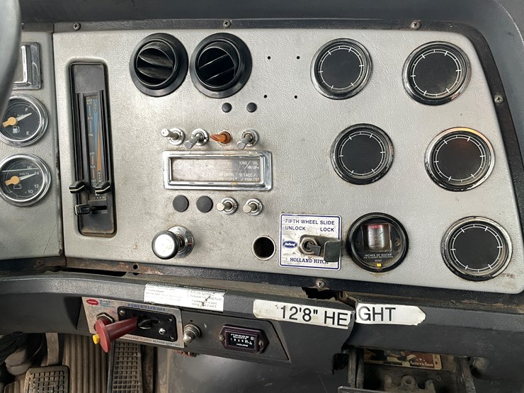 ford-lt9000-image-65