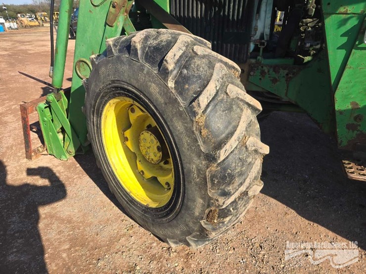 john-deere-3155-image-10