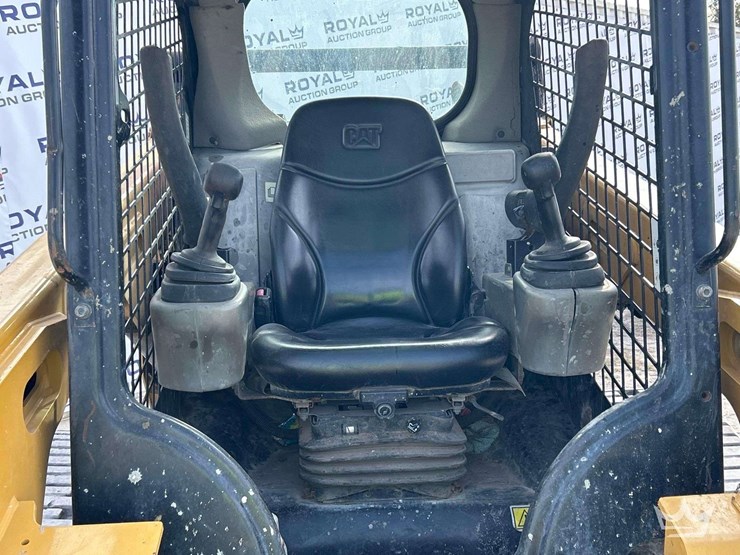 2019-caterpillar-259d-image-11