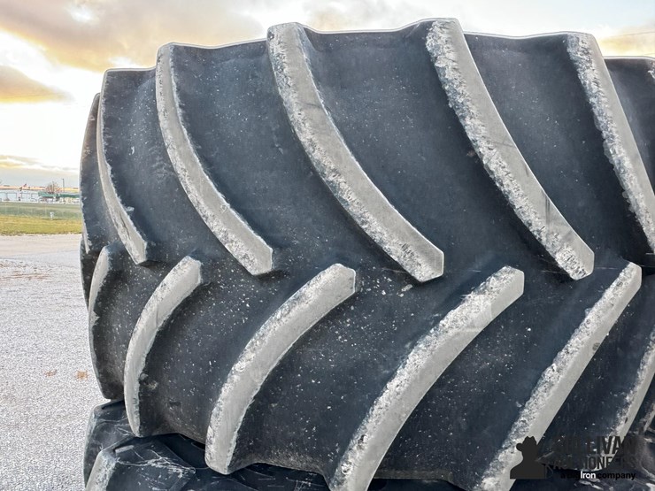 lsw-tires-&-rims-for-jd-8r-tractor-image-7