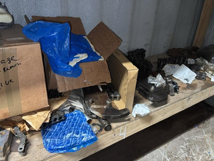 #170-•-contents-of-shelf-four*-image-2