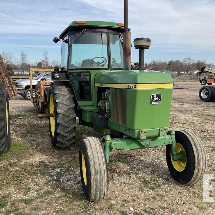 JOHN DEERE 4230