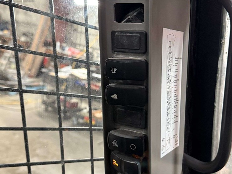 case-tv370b-image-23