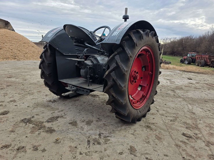 1938-case-cc-narrow-front-tractor,-new-12.4/11-36-rears,-pto,-crank-start,-sn:-4200966,-rebuilt-fro-image-10