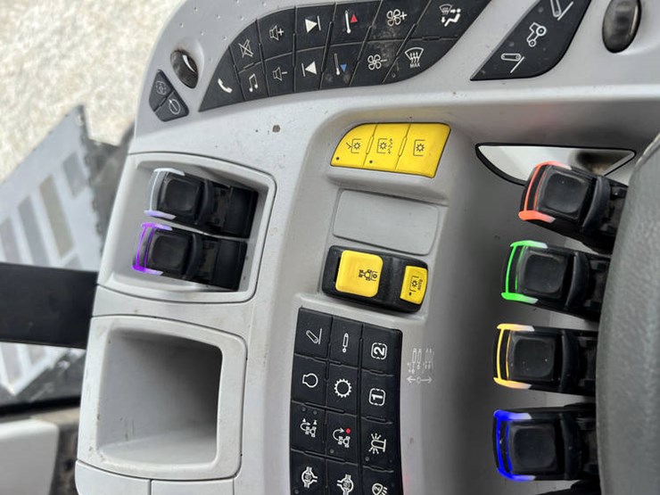 2023-new-holland-t9.600-image-57