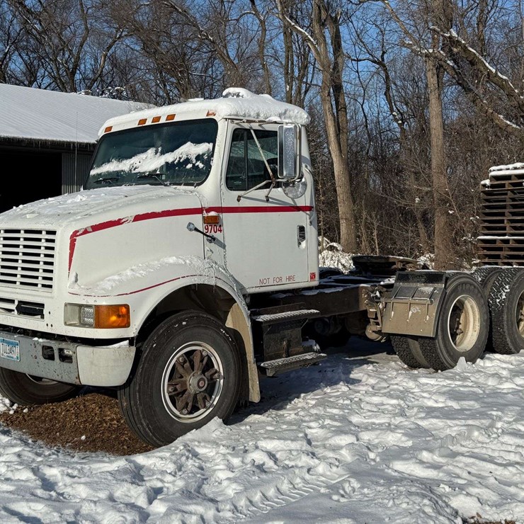1996 INTERNATIONAL 8100