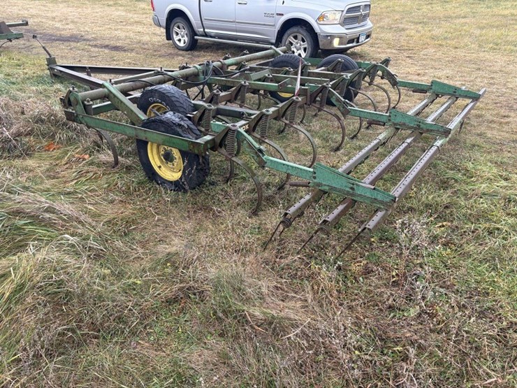 john-deere-1010-image-10