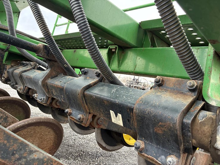 john-deere-750-image-23