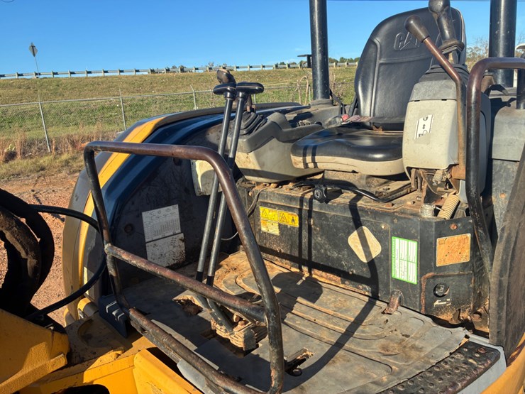 caterpillar-304c-image-8