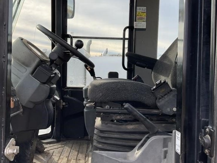 caterpillar-928h-image-23