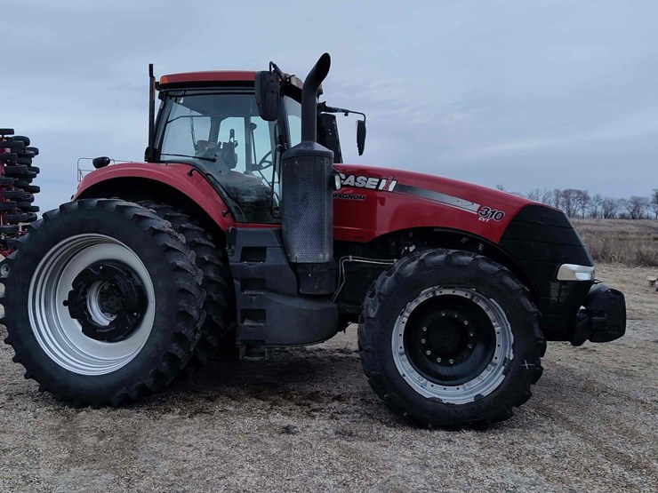 2014-case-ih-magnum-310-image-41