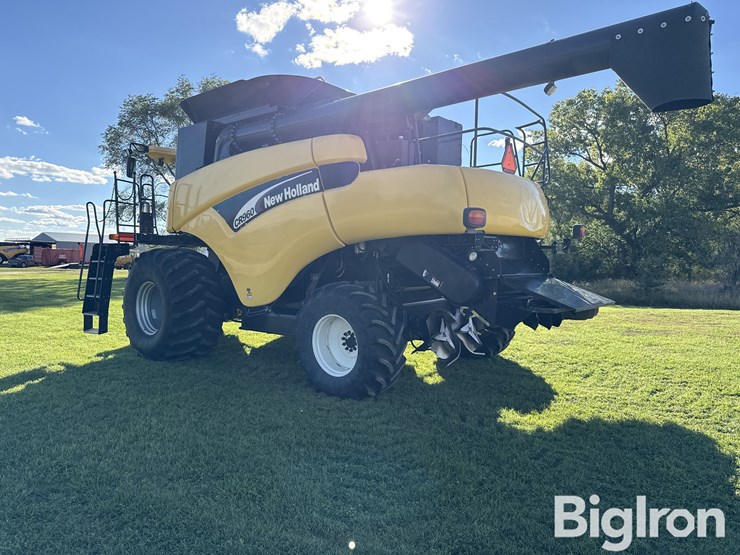 new-holland-cr960-image-7