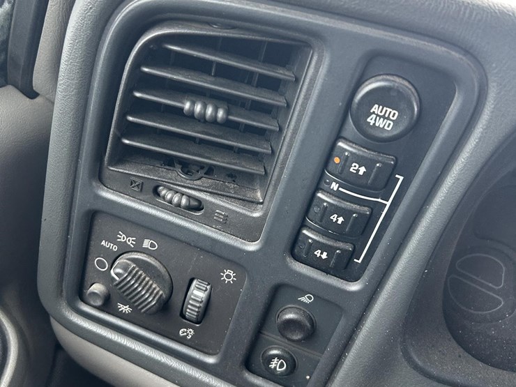 2005-chevrolet-avalanche-1500-image-23