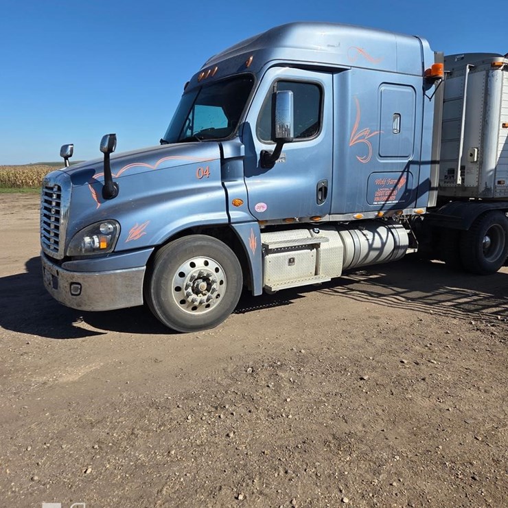 2016 FREIGHTLINER CASCADIA 125