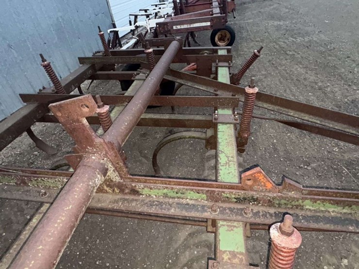 glencoe-chisel-plow,-pull-type,-13’,-(13)-shank,-no-hyd-cyl-image-10