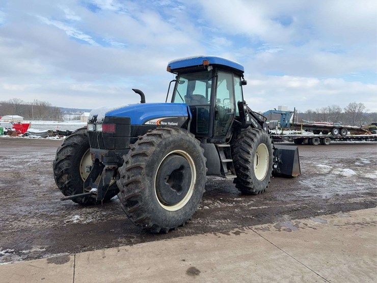 new-holland-tv145-image-3