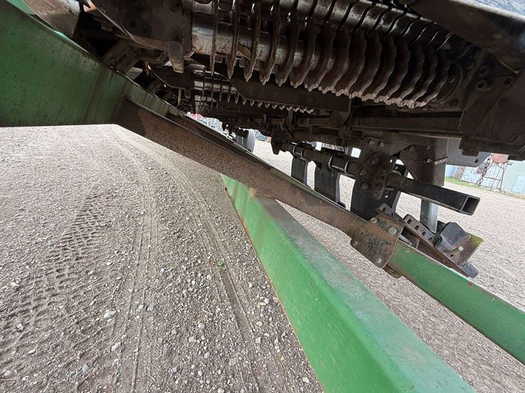 2004-geringhoff-12-row-20”-roto-disc-chopping-head,-comes-with-a-mauer-header-trailer,-stationary,-r-image-15