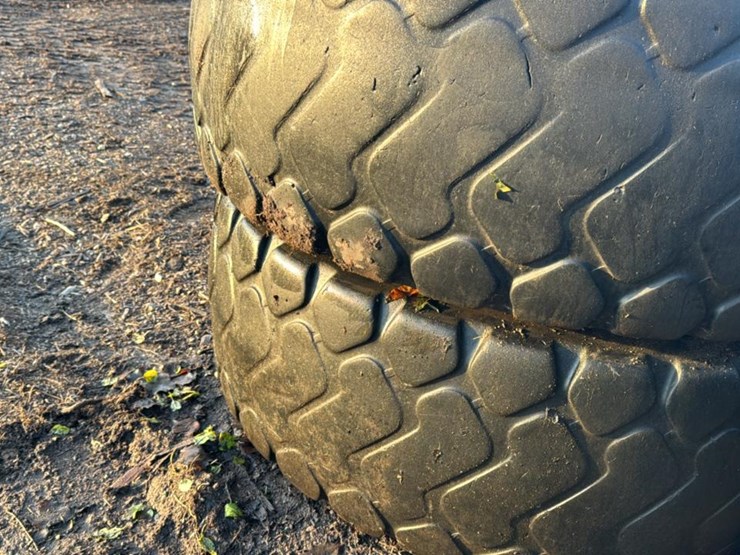 #145-•-loader-tires*-image-5