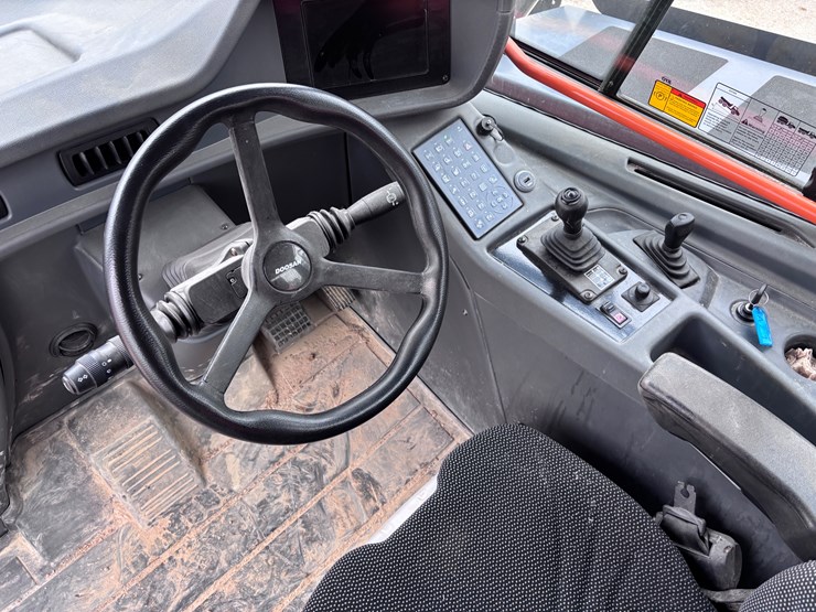 2023-doosan-da30-image-28