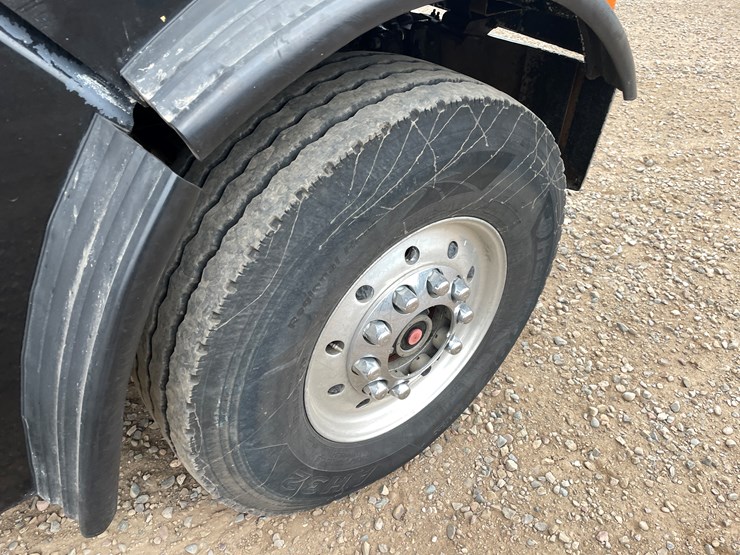 #1126-•-1999-sterling-dump-truck-(has-mn-title)-image-30