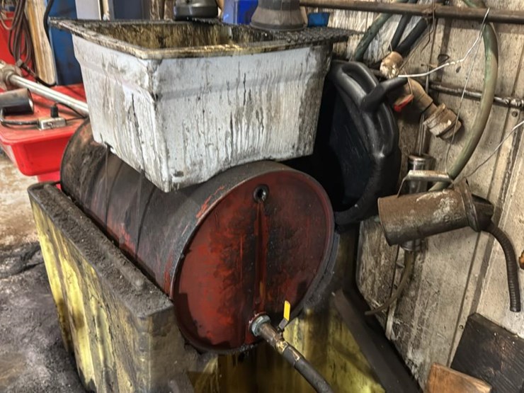 #164-•-used-oil-station*-image-6