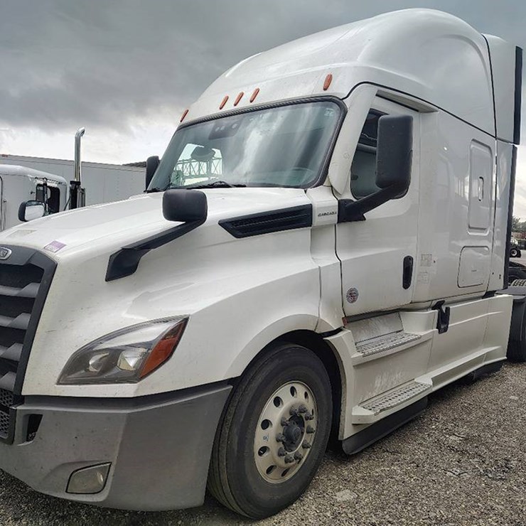 2022 FREIGHTLINER CASCADIA 126