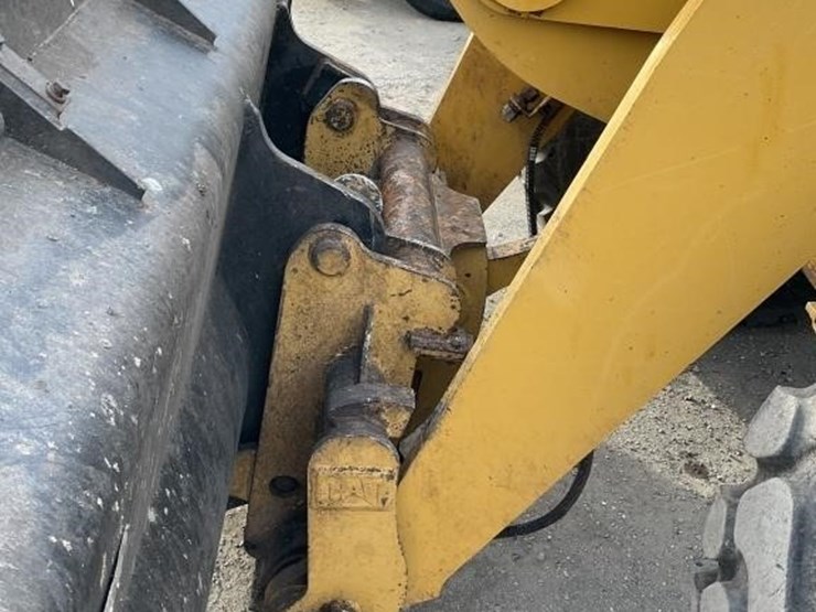 caterpillar-928h-image-15