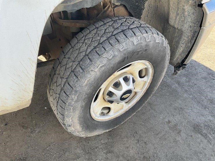 2013-chevrolet-2500-image-11